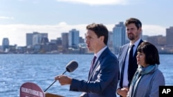 El primer ministro canadiense Justin Trudeau anuncia apoyos para víctimas de la tormenta tropical Fiona en Dartmouth, el 4 de octubre de 2022.
