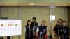 El director general de la OIEA, Rafael Grossi, y su equipo asisten a una conferencia de prensa después de su regreso de Ucrania, donde visitaron la planta nuclear Zaporiyia. 
