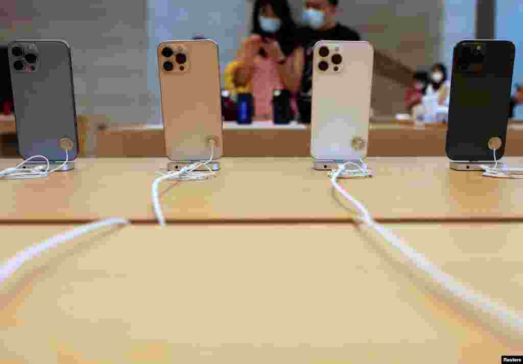 El iPhone 13 fue presentado el 14 de septiembre de 2021 y llegó en versiones mini, Pro y Pro Max.&nbsp;