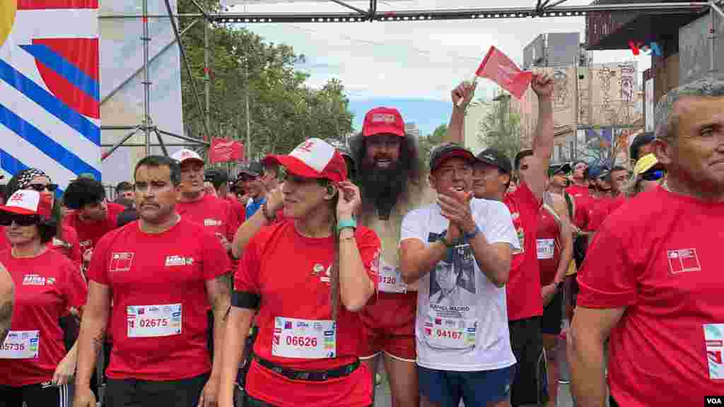 Antonio Marshall Carrasco, conocido como el Forrest Gump chileno, debió enfrentarse a su propia timidez, al acoso escolar y trabajar en su crecimiento personal para tener una vida más plena. Hoy inspira a otros. A través del deporte nos deja un mensaje de esperanza: &quot;La vida vale la pena vivirla&quot;.