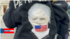 Người biểu tình ủng hộ nhà sáng lập WikiLeaks Julian Assange bên ngoài Tòa án Tối cao London hôm 20/5 để chống lại việc dẫn độ ông sang Mỹ xét xử theo Đạo luật Gián điệp.
