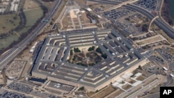 ARCHIVO - El Pentágono se ve desde el Air Force One mientras sobrevuela Washington, el 2 de marzo de 2022.
