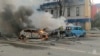 Pogođen automobil na jednoj od ulica u Belgorodu. (Foto: Russia Emergency Situations Ministry telegram channel via AP)