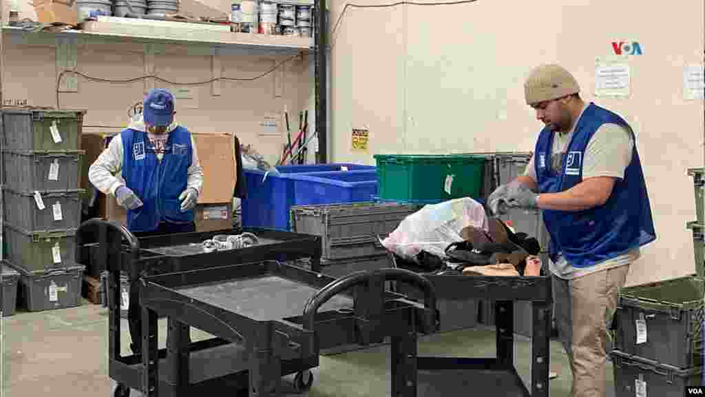 El primer proceso de selección ocurre después de recibir la donación de productos.