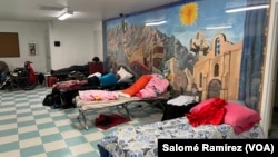 Mujeres y niños migrantes son las poblaciones prioritarias para el Centro de Acogida de El Paso, donde hace apenas dos semanas atendían a 1,000 personas diarias. En la foto, las instalaciones del albergue el 10 de mayo de 2023. 