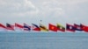 ASEAN အဖွဲ့ဝင်နိုင်ငံအလံများ ယခင်မှတ်တမ်းဓာတ်ပုံ။