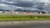 Segundo vuelo con migrantes deportados de EEUU llega a Colombia