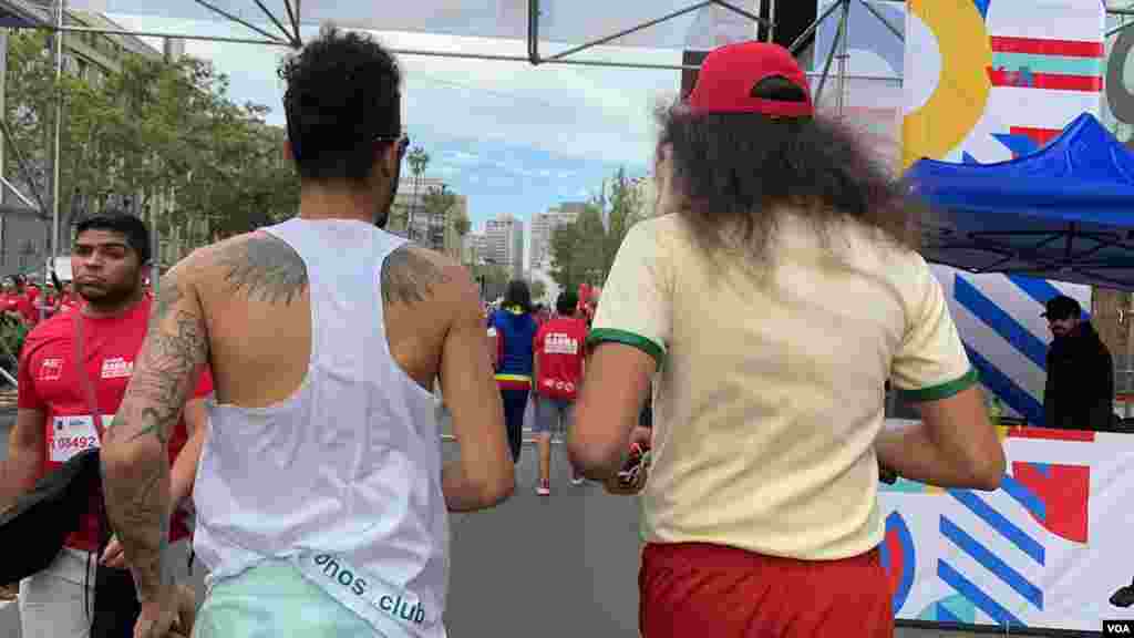 Hoy muchos lo aclaman e impulsan durante sus carreras arengándolo: &quot;Corre Forrest, corre&quot;.