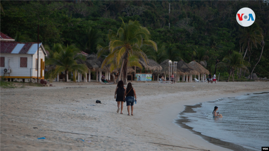 Corn Island, o Isla Grande del Maíz, en el Caribe Sur de Nicaragua, es un atractivo turístico en el país centroamericano, pero también un punto de &quot;tránsito&quot; de los migrantes. Foto: VOA