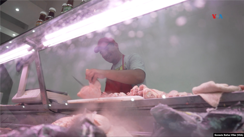Los altos precios de los alimentos están cambiando los hábitos alimenticios de los argentinos, país conocido por su gran tradición agropecuaria. 