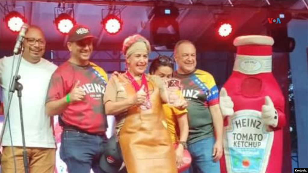 Camacho y un equipo conformado por otros maestros parrilleros ganaron el Primer Torneo de Parrilla Ancestral realizado en Medellín, Colombia