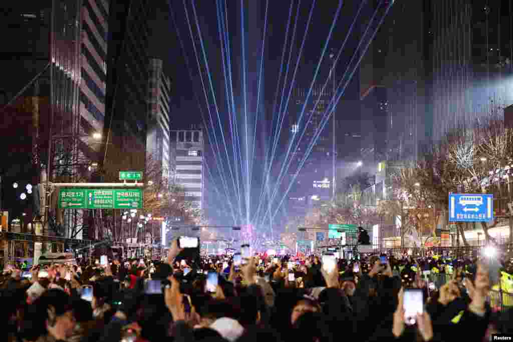 တောင်ကိုရီးယား နှစ်သစ်ကူး (ရိုက်တာ)