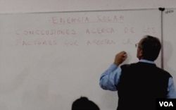 Los planes de estudio de esta escuela enfocada en mitigar los daños del cambio climático, incluyen información teórica en los primeros años, que se combina con clases prácticas.
