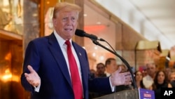 El expresidente Donald Trump habla durante una conferencia de prensa en la Torre Trump, el viernes 31 de mayo de 2024, en Nueva York. (Foto AP/Julia Nikhinson)