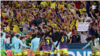 Jugadoras de Colombia celebran con los fanáticos en las gradas, después del final del partido de fútbol ante Alemania, en el Estadio de Fútbol de Sydney, el 30 de julio de 2023.