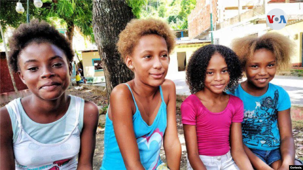 Rulos Social busca enseñar a niños y adolescentes afrodescendientes sobre su cultura y la importancia del amor propio. 