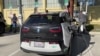 Latinos promueven en California el uso de autos eléctricos