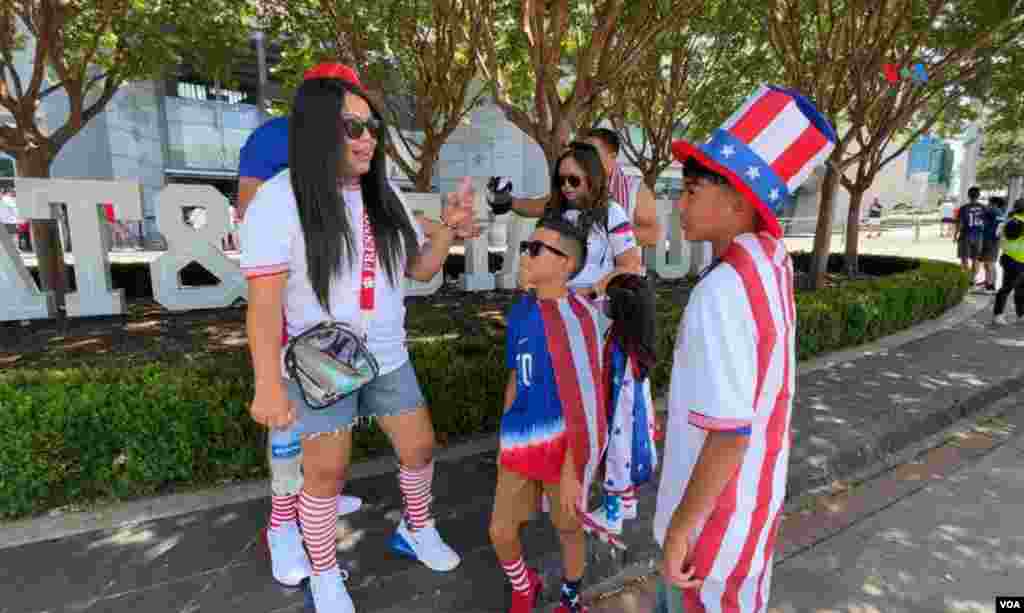 Adultos, jóvenes y niños, unidos por una misma pasión, llegaron con entusiasmo para ver a sus equipos. &nbsp; 