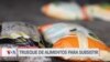 Venezolanos intercambian alimentos de las polémicas bolsas CLAP para subsistir