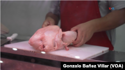 Cada vez son más los argentinos que han tenido que dejar de comer carne por su elevado precio y se han volcado a productos alternativos como el pollo.