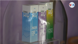 Una imagen de uno de los productos terapéuticos a base de cannabis para el tratamiento de dolores crónicos. [Foto: Geovanny Vergara, VOA]. 