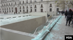 Una marcha pacífica pasó frente al Palacio de la Moneda y terminó en enfrentamientos con las fuerzas del orden, el 10 de septiembre de 2023.