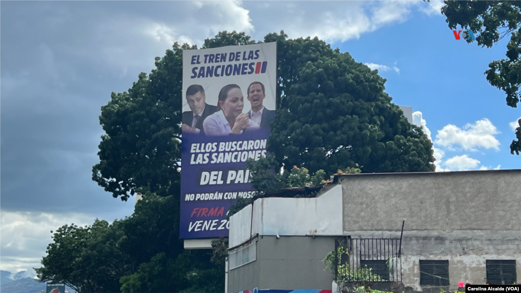 Desde hace varias semanas en varias zonas de Caracas se ven vallas responsabilizando a líderes de la oposición por las sanciones contra Venezuela. Los costos de las vallas pueden pasar los 1.000 dólares mensuales, dependiendo del lugar en el que se ubiquen, de acuerdo a documentos referenciales de una agencia publicitaria.&nbsp;&nbsp;