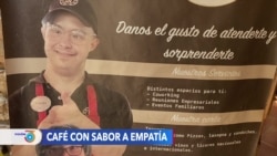 Café contrata meseros con Síndrome de Down para dar ejemplo de inclusión 
