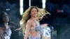 La cantante colombiana Shakira se presentó durante la final del torneo Conmebol Copa América 2024.