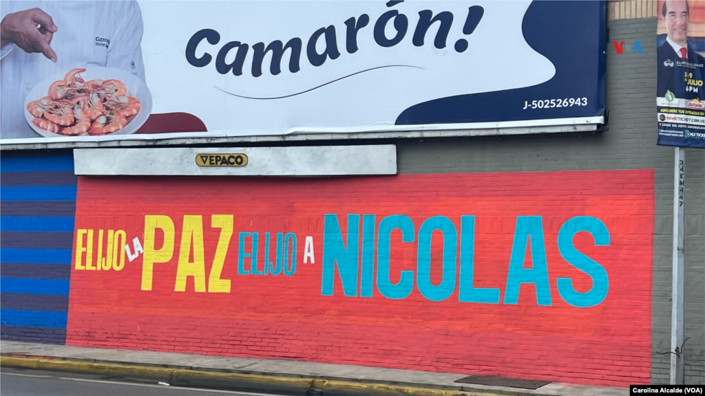 El gobierno de Nicolás Maduro acusa a la oposición de pretender cantar fraude y promover hechos violentos durante las elecciones presidenciales. Se promueve como la opción para garantizar la paz en el país.&nbsp;