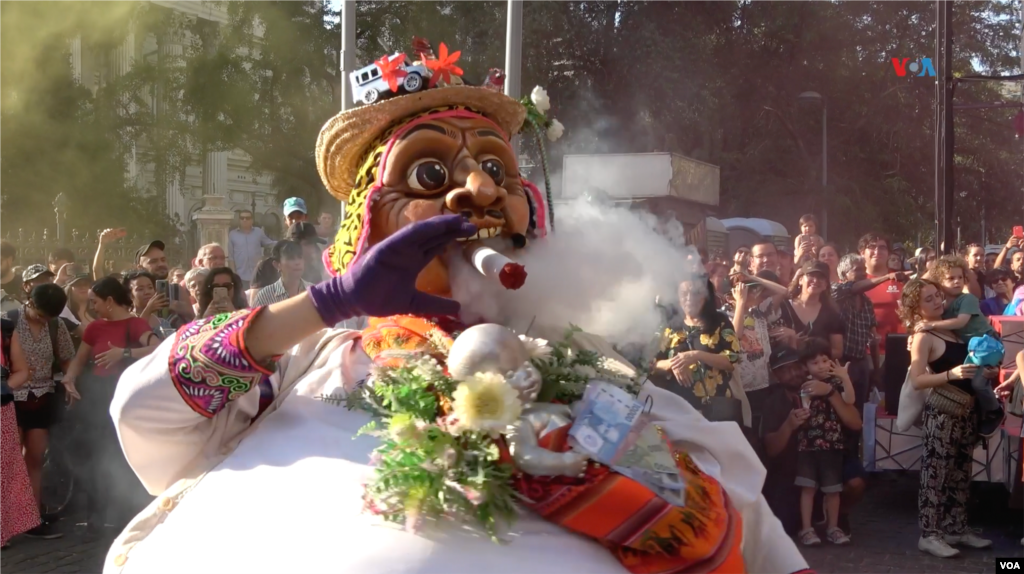 Así comenzó el espectáculo de la compañía Pachakuna Guardianes de los Andes, durante el Festival Internacional Teatro a Mil, del 3 al 28 de enero de 2024.