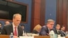 Dinləmədə şahid qismində çıxış edən USAID nümayəndəsi Aleksander Sokolovksi və ABŞ Dövlət Departamentinin təmsilçisi Ceyms O’Brayn.