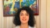 Narges Mohammadi, activista iraní de derechos humanos y vicepresidente del Centro de Defensores de los Derechos Humanos (DHRC), posa en esta fotografía sin fecha.