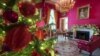 Las manos latinas detrás de las decoraciones navideñas de la Casa Blanca