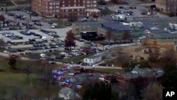 Esta imagen de un video muestra el Hospital de New Hampshire, el viernes 17 de noviembre de 2023 en Concord, Nueva Hampshire. Un tiroteo en un hospital psiquiátrico del lugar terminó con la muerte del sospechoso, dijo la policía.
