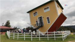 La casa al revés, en Guatavita, Colombia [Foto: Pixammo]
