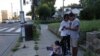 Migrantes transportados en autobús de Texas a Washington viven en limbo e incertidumbre