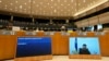 El presidente de Ucrania, Volodymyr Zelenskyy, se dirige al pleno del Parlamento Europeo, a través de un enlace remoto, durante una sesión extraordinaria sobre Ucrania en Bruselas, el 1 de marzo del 2022.
