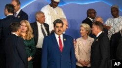 El presidente de Venezuela, Nicolás Maduro, en una foto de grupo en la cumbre climática COP27 en Egipto el 7 de noviembre de 2022. A su izquierda la presidenta de la Comisión Europea, Ursula von der Leyen.