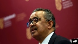 El director general de la Organización Mundial de la Salud (OMS), Tedros Adhanom Ghebreyesus, habla en una conferencia de prensa en Ciudad del Cabo, Sudáfrica, el viernes 11 de febrero de 2022.