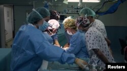 Doctores en Madrid realizan el primer transplante intestinal en asistolia a un paciente pediátrico.
