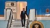 El presidente de EEUU, Joe Biden, baja del Air Force One cuando llega al aeropuerto militar de Melsbroek en Bruselas, Bélgica, el 23 de marzo de 2022.