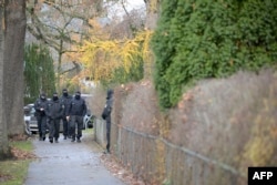 La policía realiza una redada en busca de sospechosos de querer derrocar al gobierno en Berlín, Alemania, el 7 de diciembre de 2022.