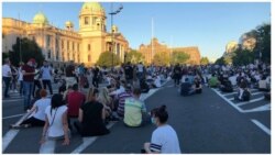 Beograd: Demonstranti ispred Skupštine