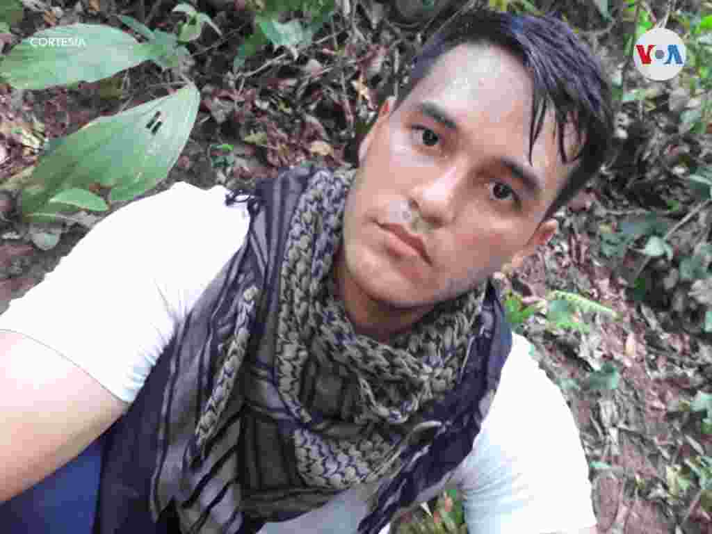 &quot;Yo fui sencillo ropa deportiva, pegada al cuerpo y vaselina por todo el cuerpo,&quot; dijo el activista venezolano, Nixon Leal.
