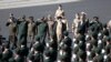 Líder supremo de Irán condena las protestas y culpa a EEUU