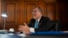 El presidente guatemalteco, Bernardo Arévalo, habla durante una entrevista en el Palacio Nacional de la Ciudad de Guatemala, el jueves 20 de junio de 2024.