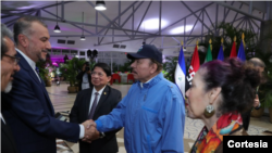 Reunión entre el Presidente Daniel Ortega, derecha, con el canciller de Irán Hossein Amir-Abdollahian en Managua, Nicaragua. [Foto: Presidencia de Nicaragua].
