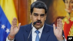 El presidente en disputa de Venezuela, Nicolás Maduro, dijo que se descartaron 20 casos sospechosos de coronavirus en el país.