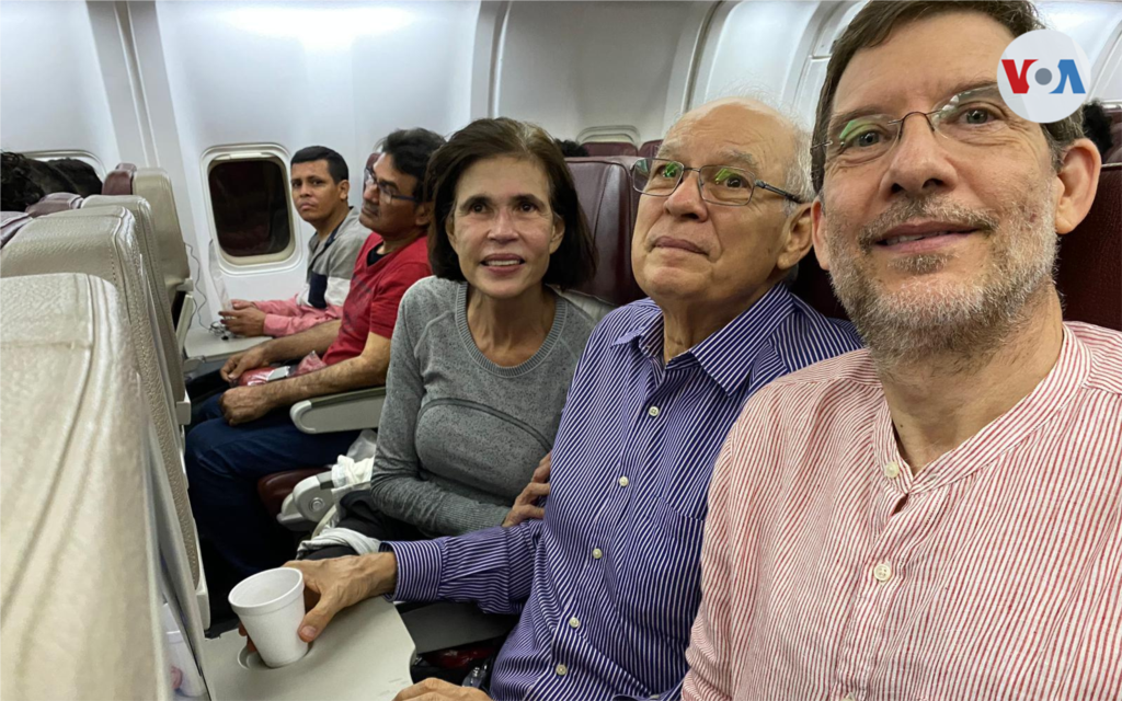 Algunas de las personas liberadas y expulsadas del país: Cristiana Chamorro, hija de la expresidenta nicaragüense Violeta Barrios de Chamorro; de igual forma su hermano Pedro Joaquín Chamorro, y Juan Lorenzo Holmann, gerente general de La Prensa.